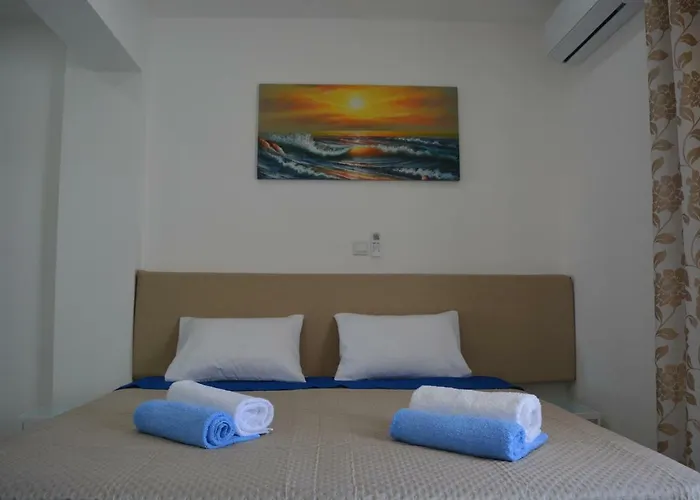 P.L Hermes Studios & Apartments