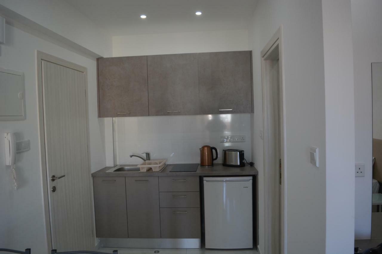 Apartman P.l Hermes & Lárnaka